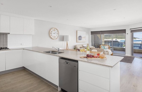 Fingal Bay Apartment | Solaris – beach and ocean views