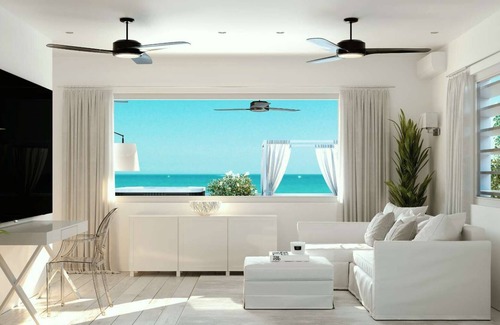 Reeds Bay Villa | Solaris Beach House Luxury villa