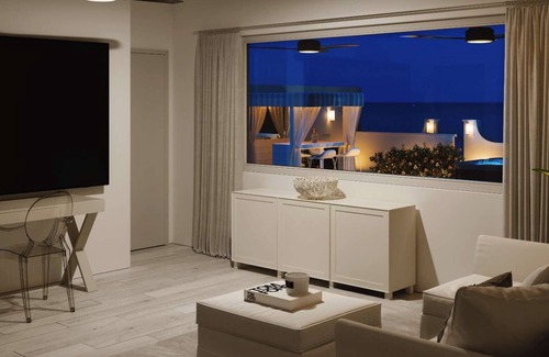 Reeds Bay Villa | Solaris Beach House Luxury villa