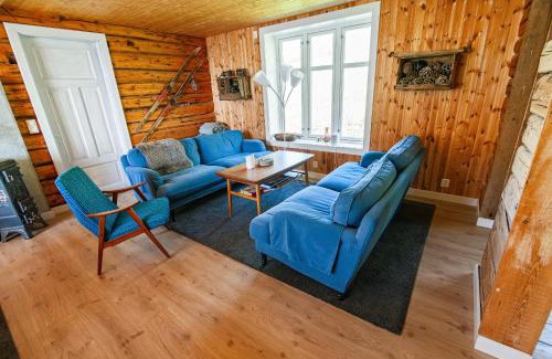 Flakstad House | Solbakken