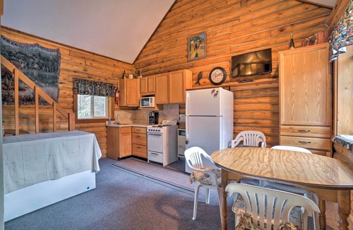 Kalifornsky Cabin | Soldotna Cabin w/Essentials- 4 Mi to Fishing