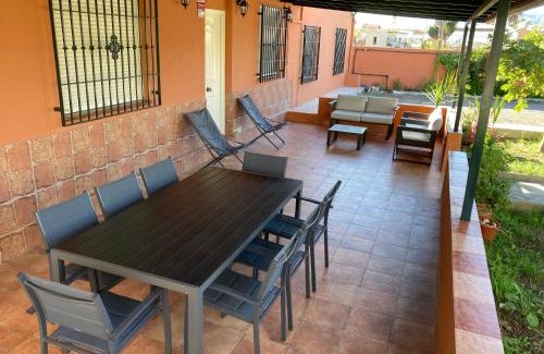 Motril House | “Soleado” Casa rural con piscina