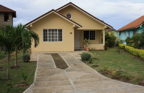 Priory House | Soleil Coastal Retreat