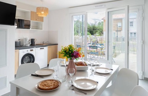 Mimizan-Plage Apartment | soleil couchant I03 by Interhome