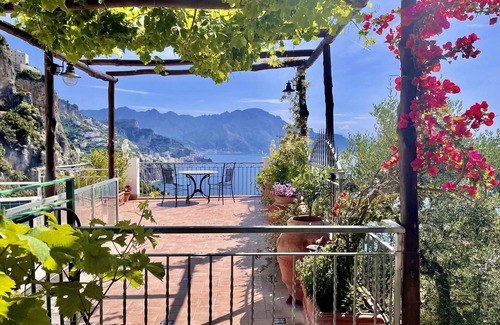 Conca dei Marini Apartment | SOLELUNA apartment with terrace with amazingr sea views.