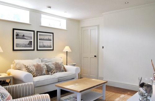 Yarmouth Cottage | Solent Cottage - PQQU