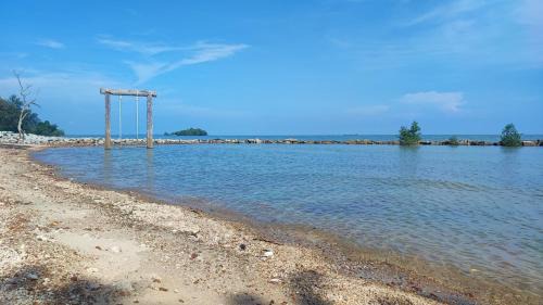 Tanjung Pelandok Hotel | Solesor Kampong Beach Resort