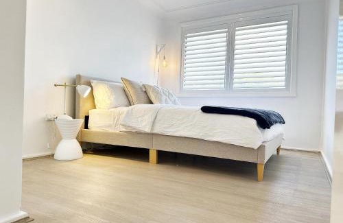 Towradgi Apartment | Solhaus - Modern 1BR by Towradgi Beach
