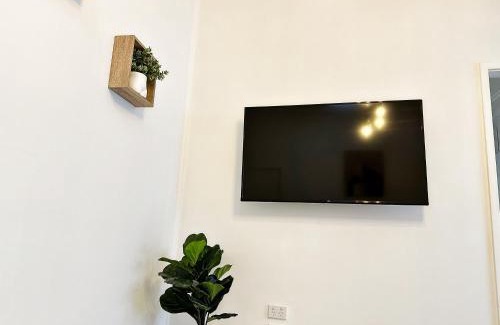 Towradgi Apartment | Solhaus - Modern 1BR by Towradgi Beach