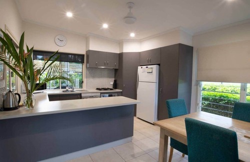 Mission Beach House | Solitaire - Tropical Style - 3 bedrooms