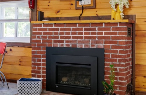Gaines House | Solitude-quiet oasis overlooking Pine Creek!!