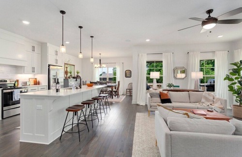 Fayetteville House | Solitude Retreat - 3 mi to U of A - Hot Tub