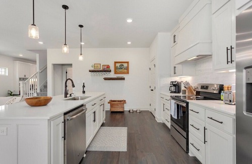 Fayetteville House | Solitude Retreat - 3 mi to U of A - Hot Tub