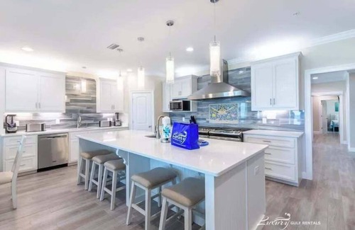 Gulf Shores House | Solo Vista: A stunning 12-bedroom Gulf Front home in Gulf Shores, perfect for large groups.