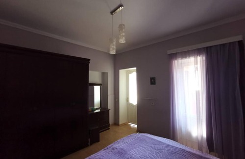 Sololaki Apartment | SoloHome, Restful Guesthouse in Old Tbilisi