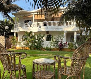 Arambol House | SOLS Backyard