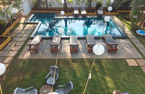 Arambol House | SOLS Backyard