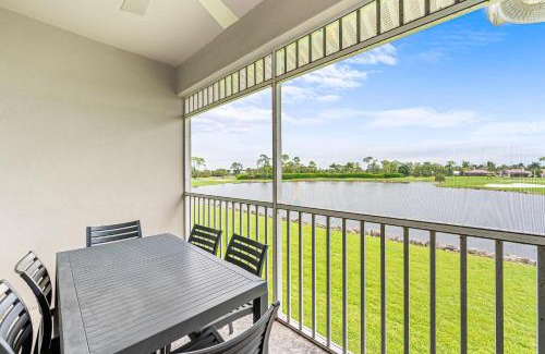 Naples House | Solterra, Luxury Condo, Resort Pool in Greenlinks