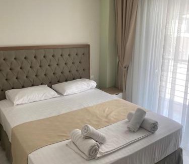 Loutsa House | Solymar