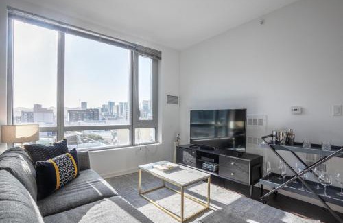 Downtown San Francisco Apartment | SoMa 1BR w Gym Roofdeck WD nr BART Muni SFO-248