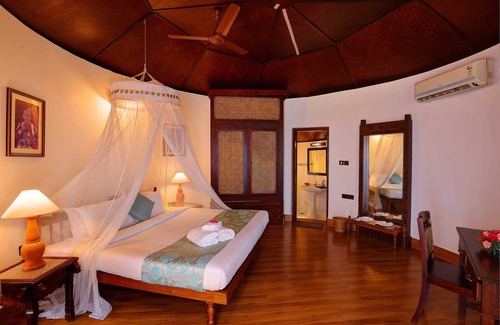 Chowara Hotel | Soma Manaltheeram Ayurveda Beach Village