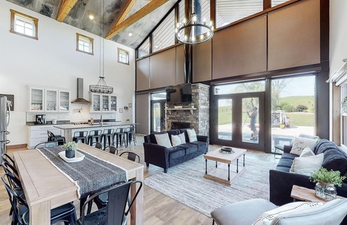Senecaville House | Some Kind of Wonderful: Escape Near Seneca Lake