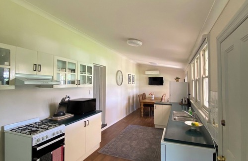 South Albury House | Somerby Stays – Heritage Charm & Modern Comfort.