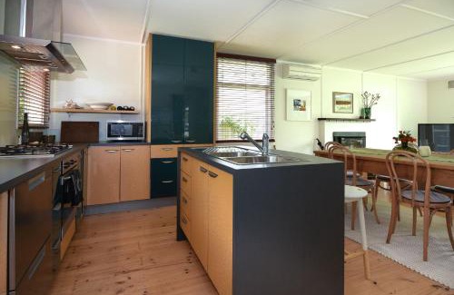 Somers House | Somers Beach Retreat
