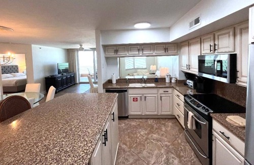 Marco Island Condo | Somerset 711 - 3 Bedroom Beachfront!