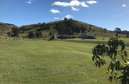 Somerset Dam House | Somerset Dam Ski Lodge