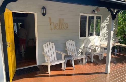 Somerset Dam House | Somertime Cottage - Relax with family & friends 4 bed, 2 bath house sleeping ten