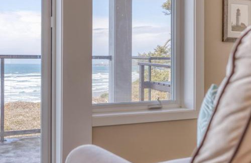 Newport House | Somewhere at the Beach
