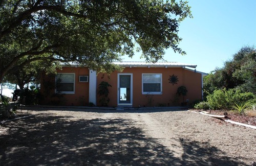 Alligator Point Cottage | "Somewhere In The Sun" Beachfront Cottage - Old Florida Style Hideaway
