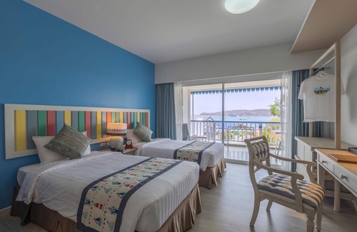 Ko Sichang Hotel | Somewhere Koh Sichang
