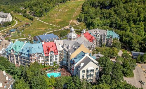 Mont-Tremblant Pedestrian Village Hotel | Sommet Des Neiges