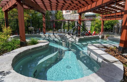 Mont-Tremblant Pedestrian Village Hotel | Sommet Des Neiges