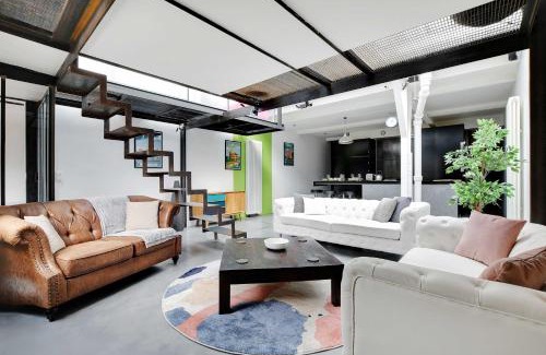 Quartier de la Folie-Mericourt Apartment | Somptuous Apartement Terrace-2BR-6PCenter of Paris