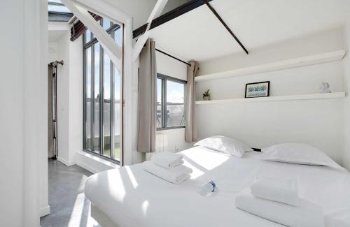 Quartier de la Folie-Mericourt Apartment | Somptuous Apartement Terrace-2BR-6PCenter of Paris
