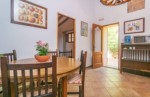 Felanitx Apartment | SON MAYOL 2 - Fantastic private apartment in agroturismo, with shared pool and free wifi.