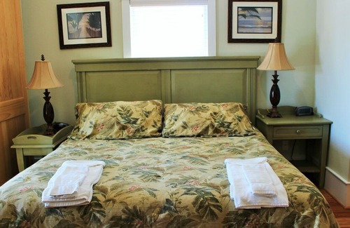 Carrabelle Condo | Son of a Sailor River Front with Bay View