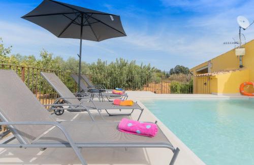 Buger House | Son Serra country villa for 4 near Buger