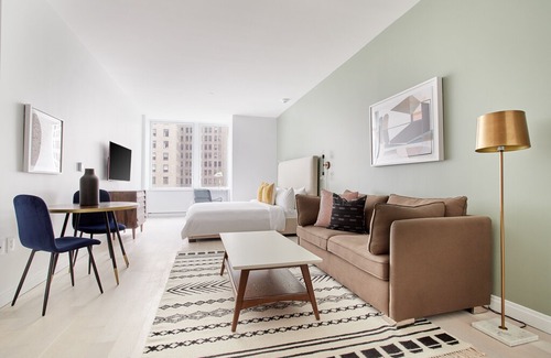 Financial District Apartment | Sonder at Battery Park | Irresistible King Studio