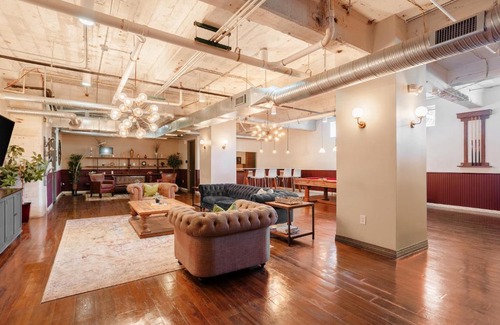Downtown Dallas Apartment | Sonder at Butler Brothers