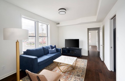 West End Apartment | Sonder at Euclid Court | Three-Bedroom Apartment
