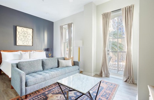 Central Business District Apartment | Sonder at The Promenade