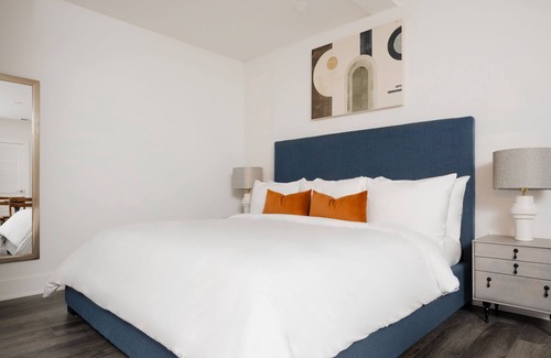 Navy Yard Apartment | Sonder Europa | Superior Studio Apartment