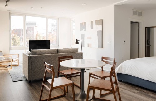 Navy Yard Apartment | Sonder Europa | Superior Studio Apartment