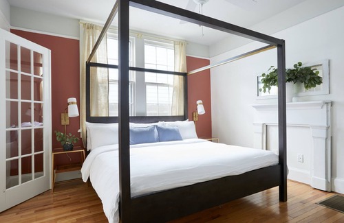 Faubourg Marigny Apartment | Sonder Market Place | Three-Bedroom Apartment