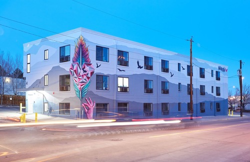 Highland Apartment | Sonder Osage | Queen Studio Apartment