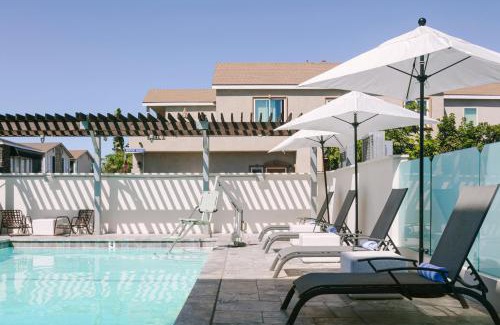 Newport Shores Hotel | Sonder Solarena